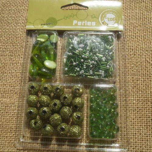 Lot de perles fantaisies , différentes tailles et matières dans les tons verts et blanc