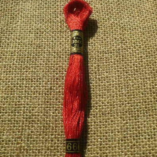 Echevette ancienne de fil mouliné  25 en coton  dmc ,  coloris 666 rouge