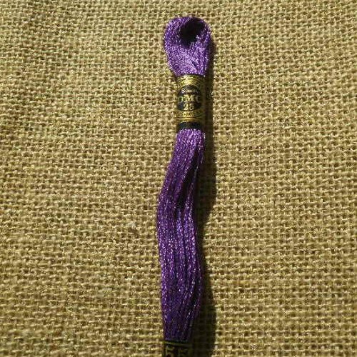 Echevette ancienne de fil mouliné  25 en coton  dmc ,  coloris 552 violet