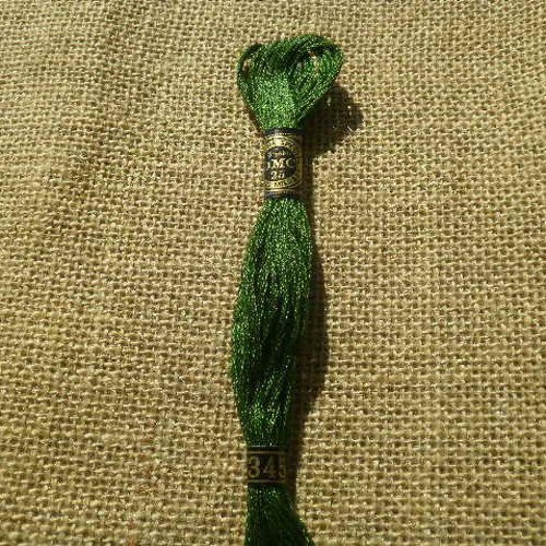Echevette ancienne de fil mouliné  25 en coton  dmc ,  coloris 3345 vert