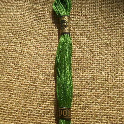 Echevette ancienne de fil mouliné  25 en coton  dmc ,  coloris 905 vert
