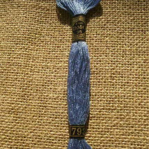 Echevette ancienne de fil mouliné  25 en coton  dmc ,  coloris 793 bleu