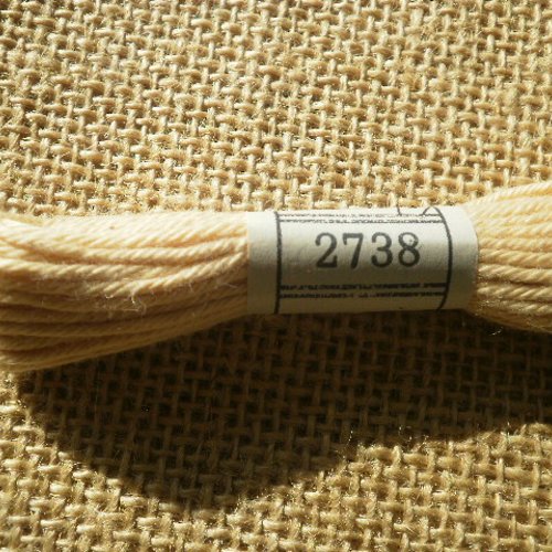 Echevette ancienne de coton à broder  retors dmc , numéro 4 , coloris 2738 écru foncé