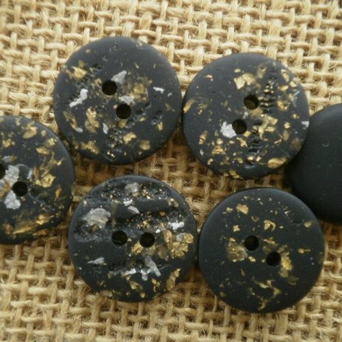 Boutons ronds x 2  en plastique  , coloris noir  tacheté de doré et argenté , diamètre 19 mm