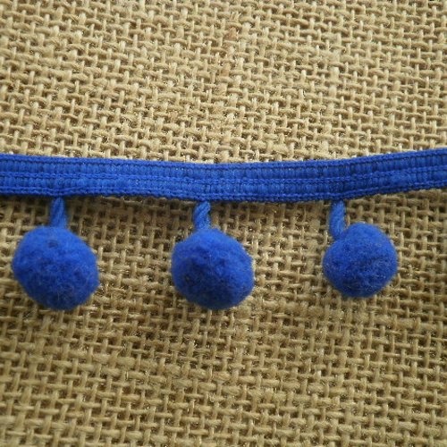 Galon  à "pompons"  en synthetique , coloris bleu , largeur 3 cm