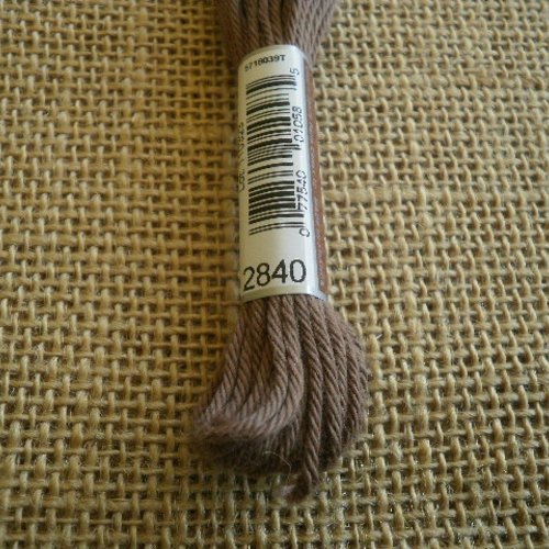 Echevette de coton à canevas retors dmc , numéro 4 , coloris 2840  marron 