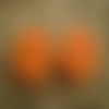 Boutons ronds x 2 en plastique à deux trous , coloris orange à motif abeille , diamètre 15 mm 