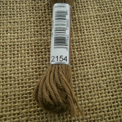 Echevette de coton à canevas retors dmc , numéro 4 , coloris 2154 marron 