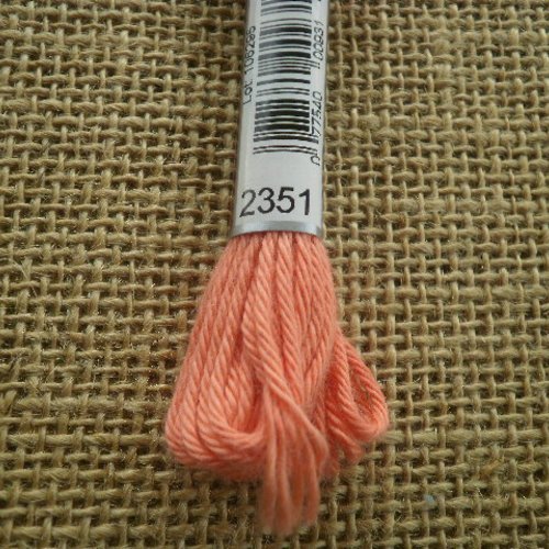 Echevette de coton à canevas retors dmc , numéro 4 , coloris 2351 corail 