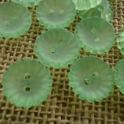 Boutons ronds x 2 fleurs en plastique , coloris  vert , taille 16 mm