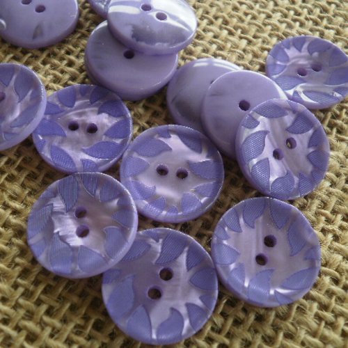 Boutons ronds x 2 à deux trous en plastique , coloris  violet , diamètre 16 mm