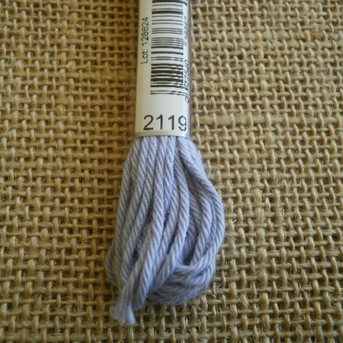 Echevette de coton à canevas retors dmc , numéro 4  , coloris 2119 bleu mauve 