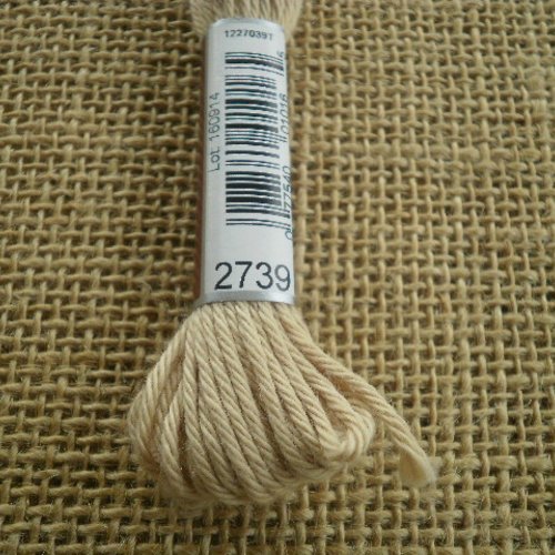 Echevette de coton à canevas retors dmc , numéro 4 , coloris 2739 beige 