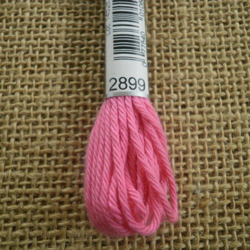 Echevette de coton à canevas retors dmc , numéro 4 , coloris 2899  rose vif 