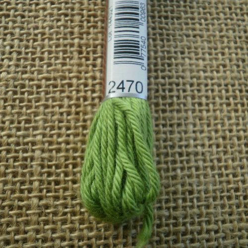 Echevette de coton à canevas retors dmc , numéro 4 , coloris 2470 vert 