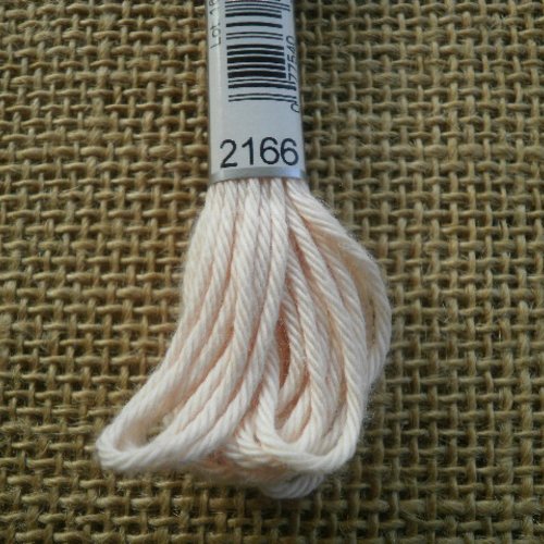 Echevette de coton à canevas retors dmc , numéro 4 , coloris 2166 beige rosé 