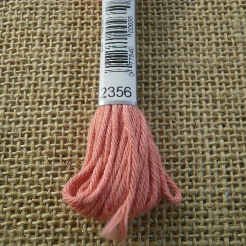 Echevette de coton à canevas retors dmc , numéro 4 , coloris 2356 saumon 