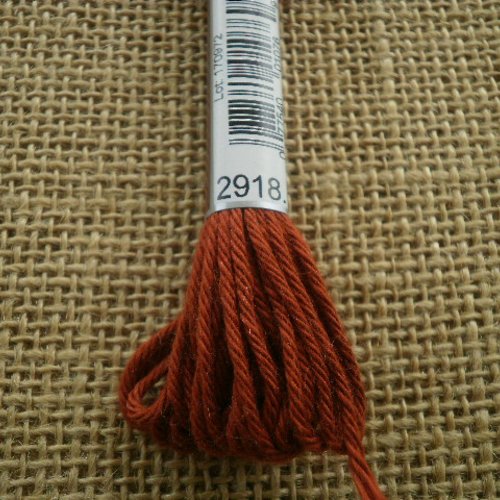 Echevette de coton à canevas retors dmc , numéro 4 , coloris 2918  brique 