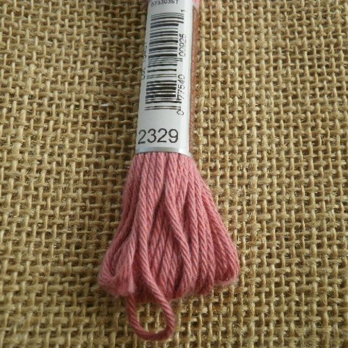 Echevette de coton à canevas retors dmc , numéro 4 , coloris 2329 vieux rose