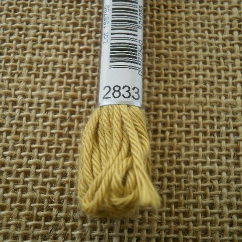 Echevette de coton à canevas retors dmc , numéro 4 , coloris 2833 beige jaune