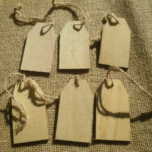 Lot de 6 étiquettes tags en bois brut , taille  7,5 x 4 cm