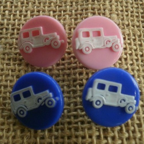 Lot de 4 boutons  ronds en plastique , coloris bleu , rose et voiture blanche , diamètre  18 mm