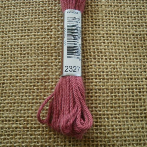 Echevette de coton à canevas retors dmc , numéro 4 , coloris 2327 vieux rose