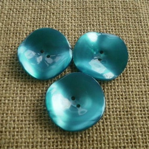 Boutons  ronds  à deux trous en plastique , coloris turquoise nacré , diamètre  32 mm