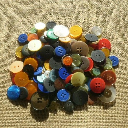 Lot (6)  de 150 boutons  ronds  en plastique  , différents coloris et tailles