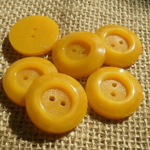 Lot de 2 boutons ronds à deux trous en plastique , coloris jaune  , diamètre 22 mm