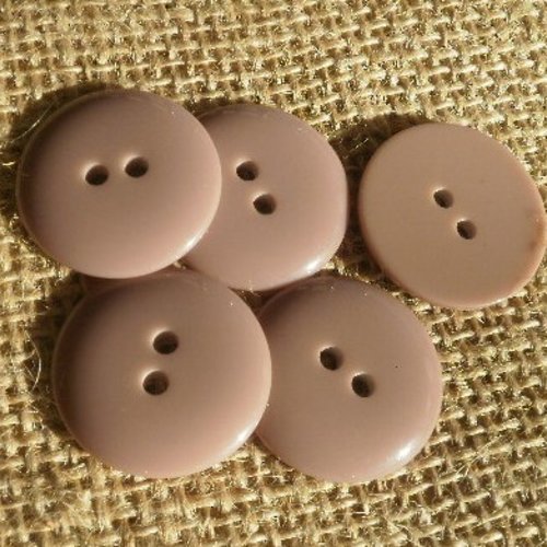 Lot de 3 boutons  ronds en plastique  , coloris beige rosé , diamètre  19 mm