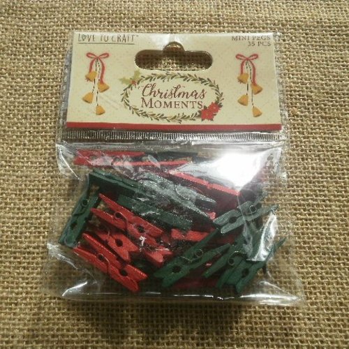 Lot de 35 mini pinces en bois  , coloris rouge et vert , taille 3 cm