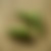 Boutons triangulaires x 3 en bois , coloris vert , taille 3 x 1,1 cm