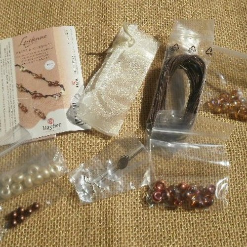 Kit pour réaliser un collier et des boucles d'oreille en coton ciré et perles en verre