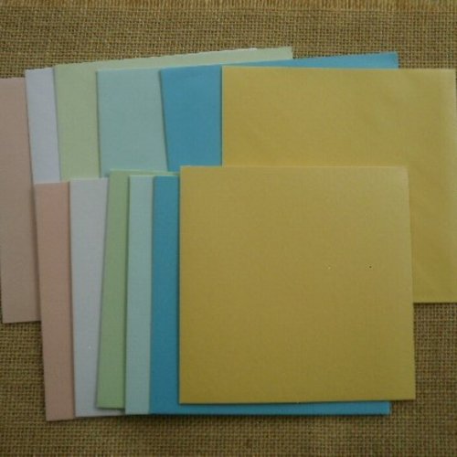 Lot (13) de 6 cartes carrées doubles + enveloppes , multicolores , taille 13 cm