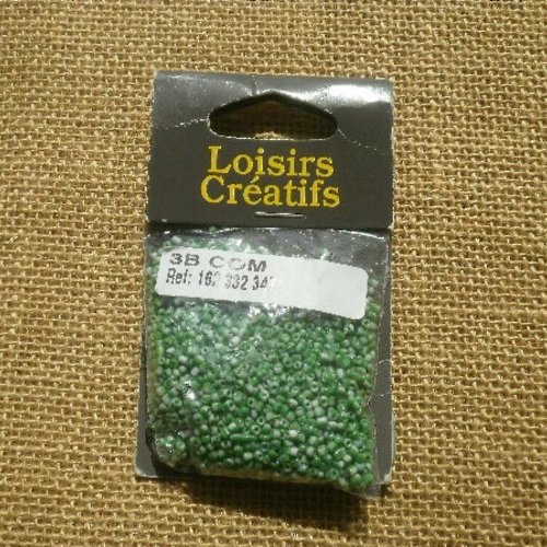 Sachet de 30 grammes de mini perles de rocailles  , taille 2 mm  , coloris rayé blanc et vert