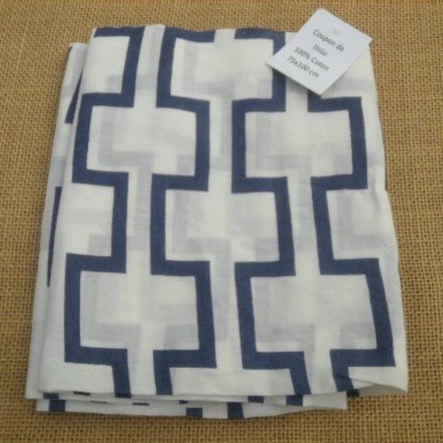 Coupon de tissu en coton , coloris écru et bleu foncé , taille 75 x 100 cm