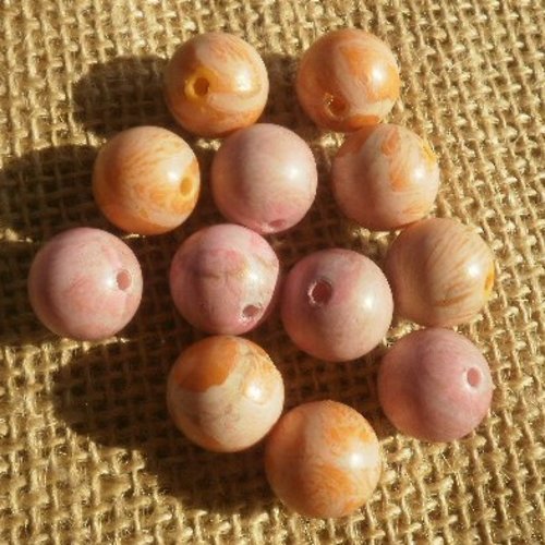 Lot de 12 perles rondes en synthétique , coloris rose et orangé marbré , taille 1,3 cm