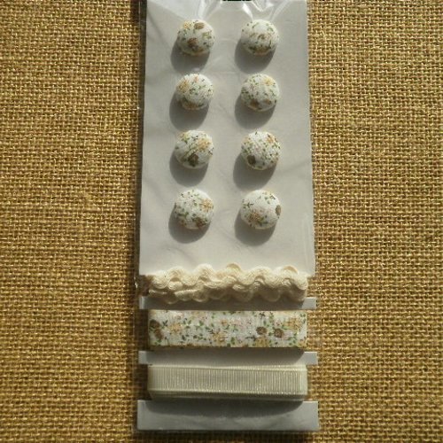 Lot de 8 boutons ronds en tissu et 3 x 1 mètre de ruban motif fleuri , coloris blanc , beige , marron et vert , diamètre 19 mm