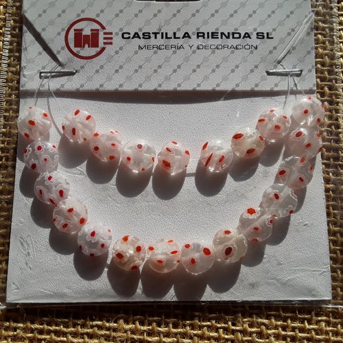 Lot de 21 perles rondes en verre , coloris blanc opaque à motifs rouges , diamètre 9 mm