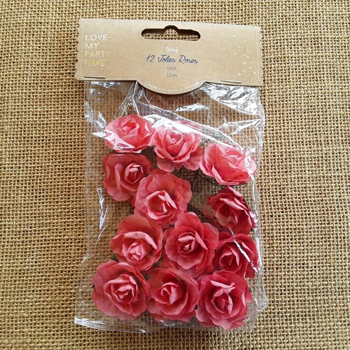 Lot de 12 roses en papier avec tige , coloris corail  , taille 3,5 cm