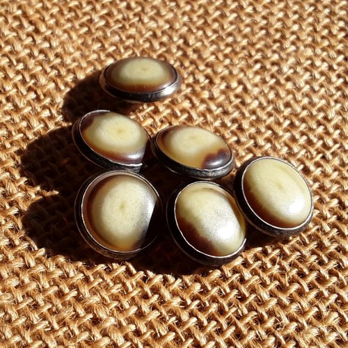Lot de 6 boutons ronds en métal argenté et plastique marbré écru , beige et marron , diamètre 15 mm