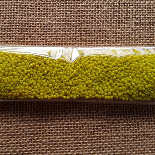 Sachet de 45 grammes de perles rocailles 2 mm , coloris jaune
