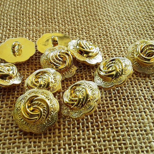 Lot de trois boutons "fleurs" en plastique imitation métal doré , diamètre 22 mm