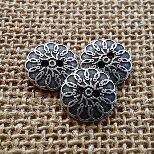 Lot de 3 boutons ronds en métal argentés , motifs anciens ,  diamètre 12 mm