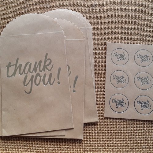 Lot de 6 pochettes en papier kraft , inscription "thank you" + stickers "thank you"  , taille 13 x 9 cm