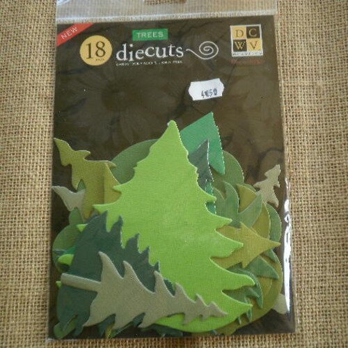 Sachet de 18 découpes "arbres" en papier  , coloris vert , différentes tailles 
