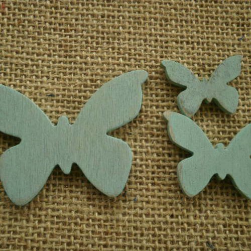 Lot de 3 papillons en bois  , coloris vert d'eau  ,  taille 3 , 4 et 6 cm 