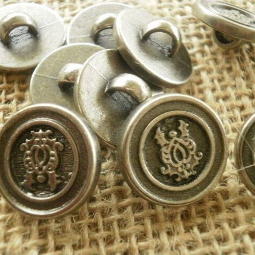 Boutons ronds en imitation métal  argenté , motif  style ancien , diamètre 16 mm 