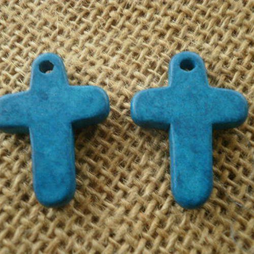 Lot de 4 breloques croix en résine , coloris bleu , taille 2,2/2,9 cm